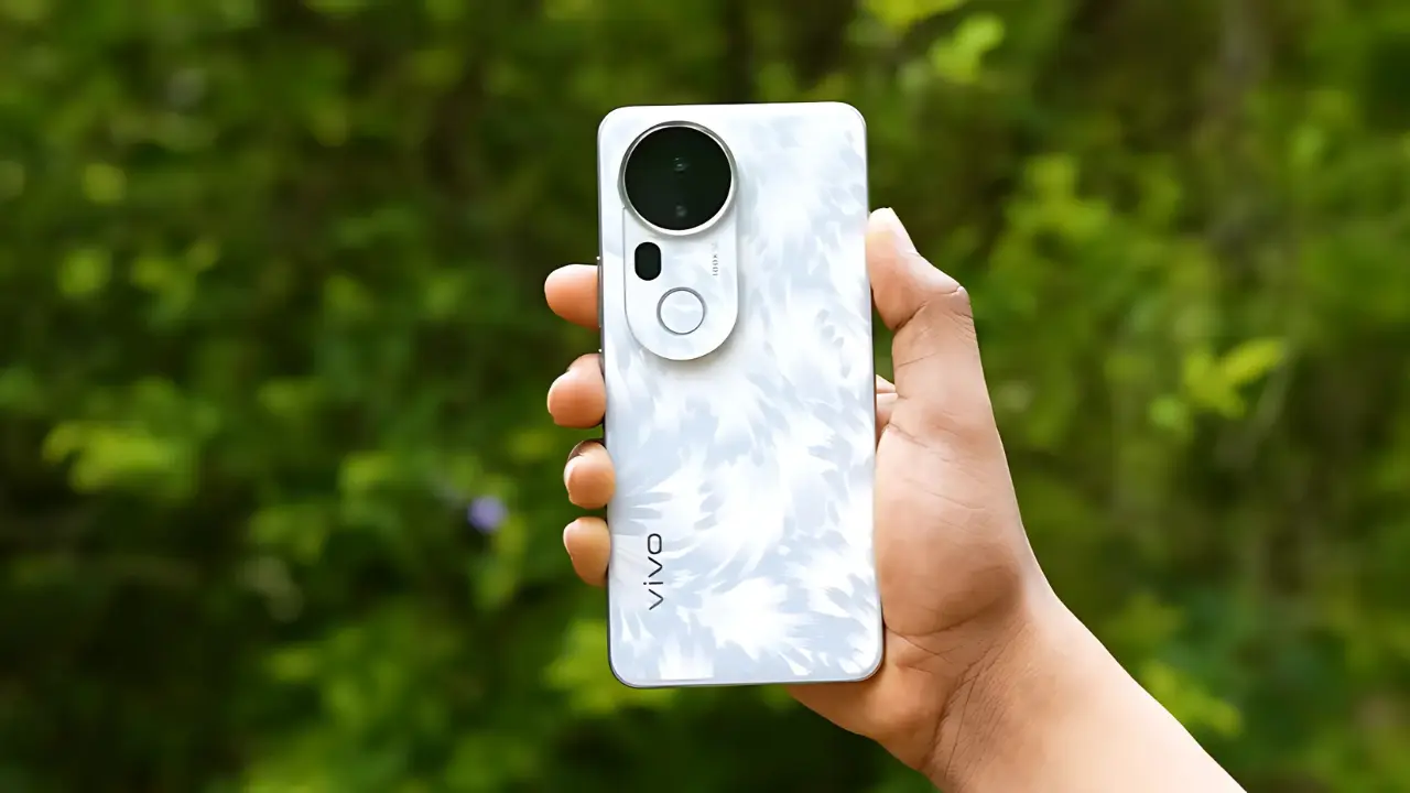 Vivo T4 Ultra 5G भारत में लॉन्च: क्या ये फोन है वाटरप्रूफ? जानें 50MP कैमरा, बड़ी बैटरी और कीमत की पूरी सच्चाई?